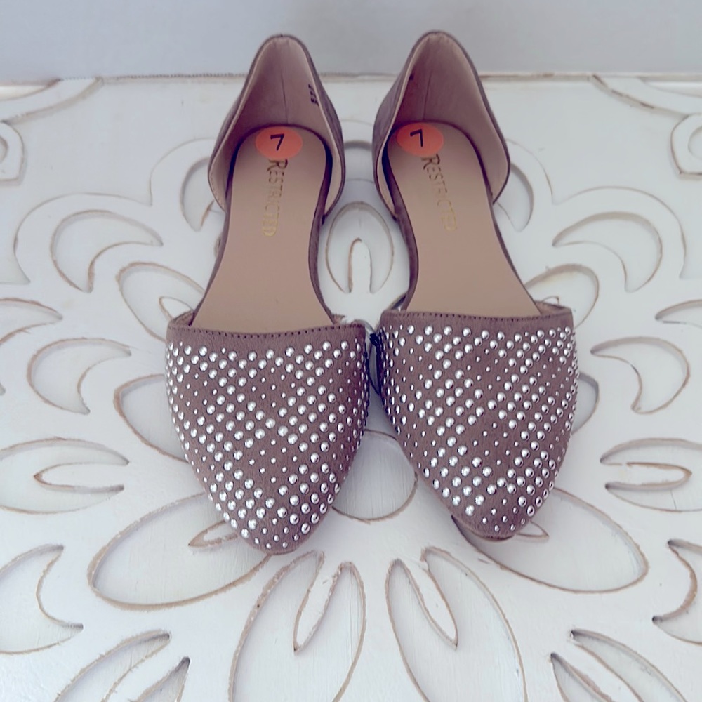 NEW w/out tags. RESTRICTED NUDE D’ORSAY FLATS.